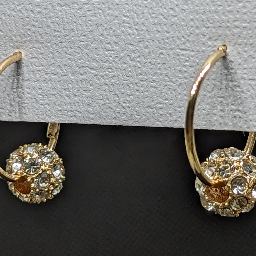 Earings - Picture 2 of 10